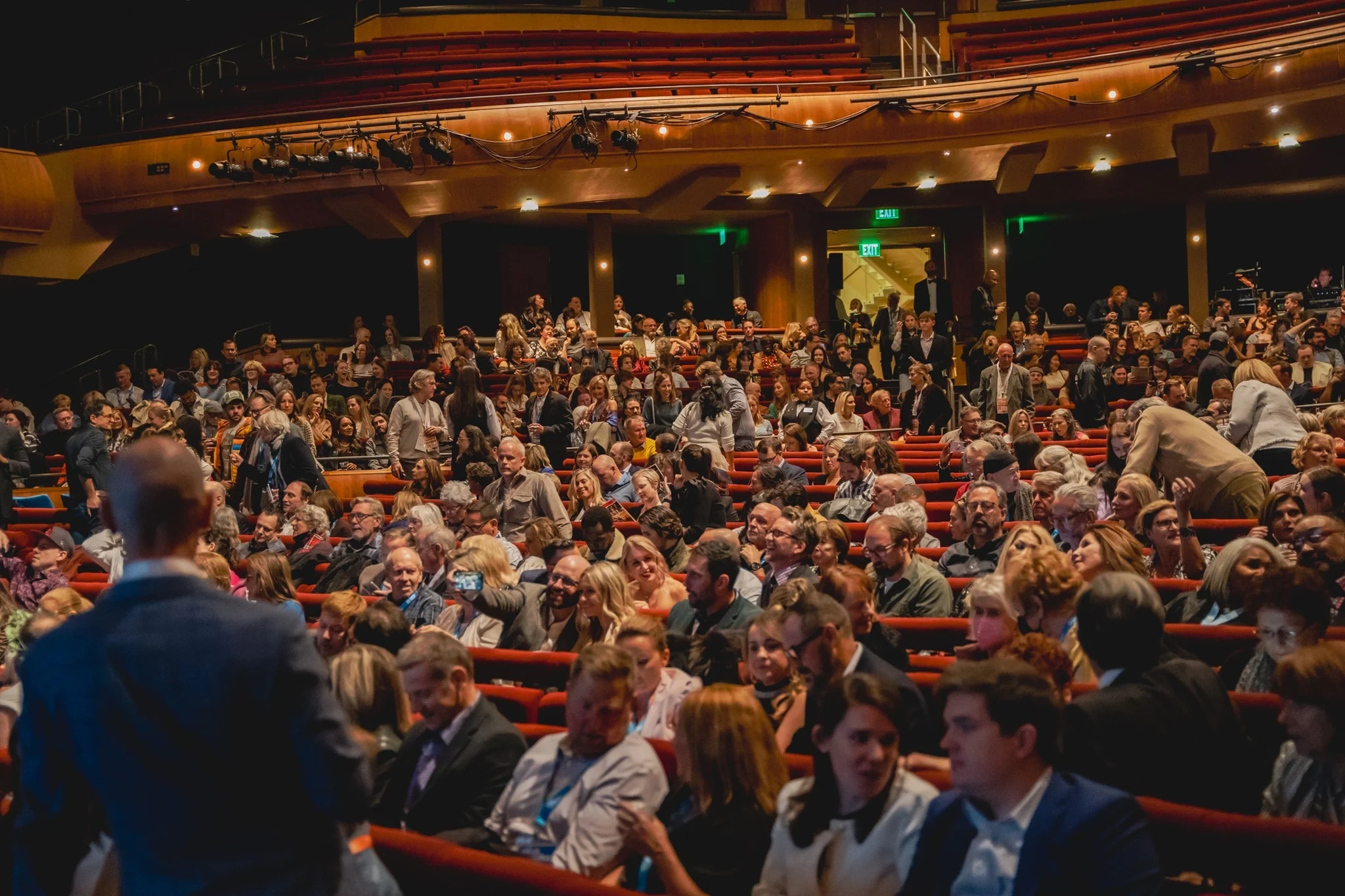 伦理片-日韩伦理国际电影节观众热烈反响现场