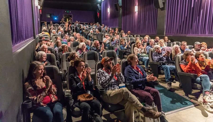 伦理片-日韩伦理独立电影节户外展映活动